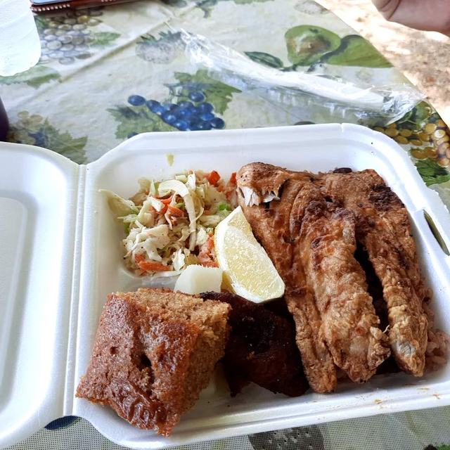 Jerk and ribs takeaway box